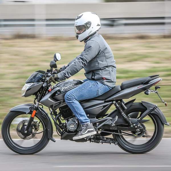 rouser125-3