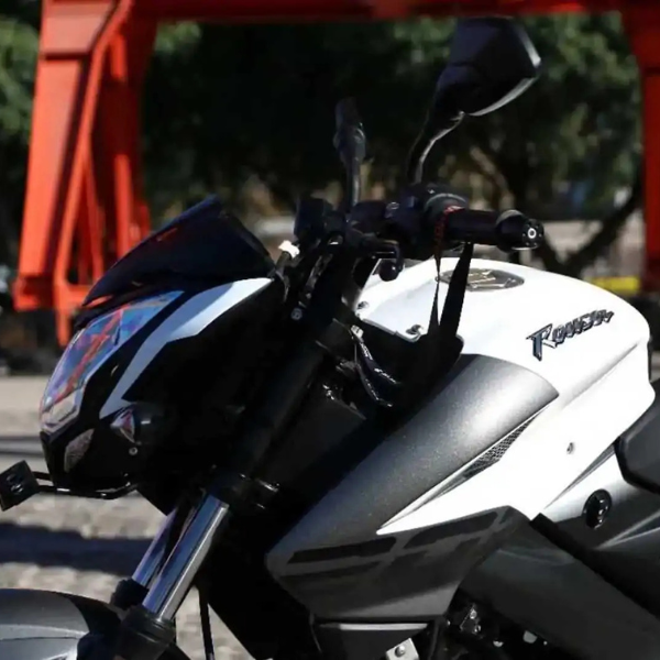rouser200-2