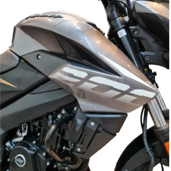 rouser200-3